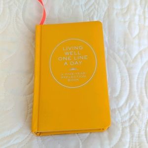 Living Well One Line A Day reflection book